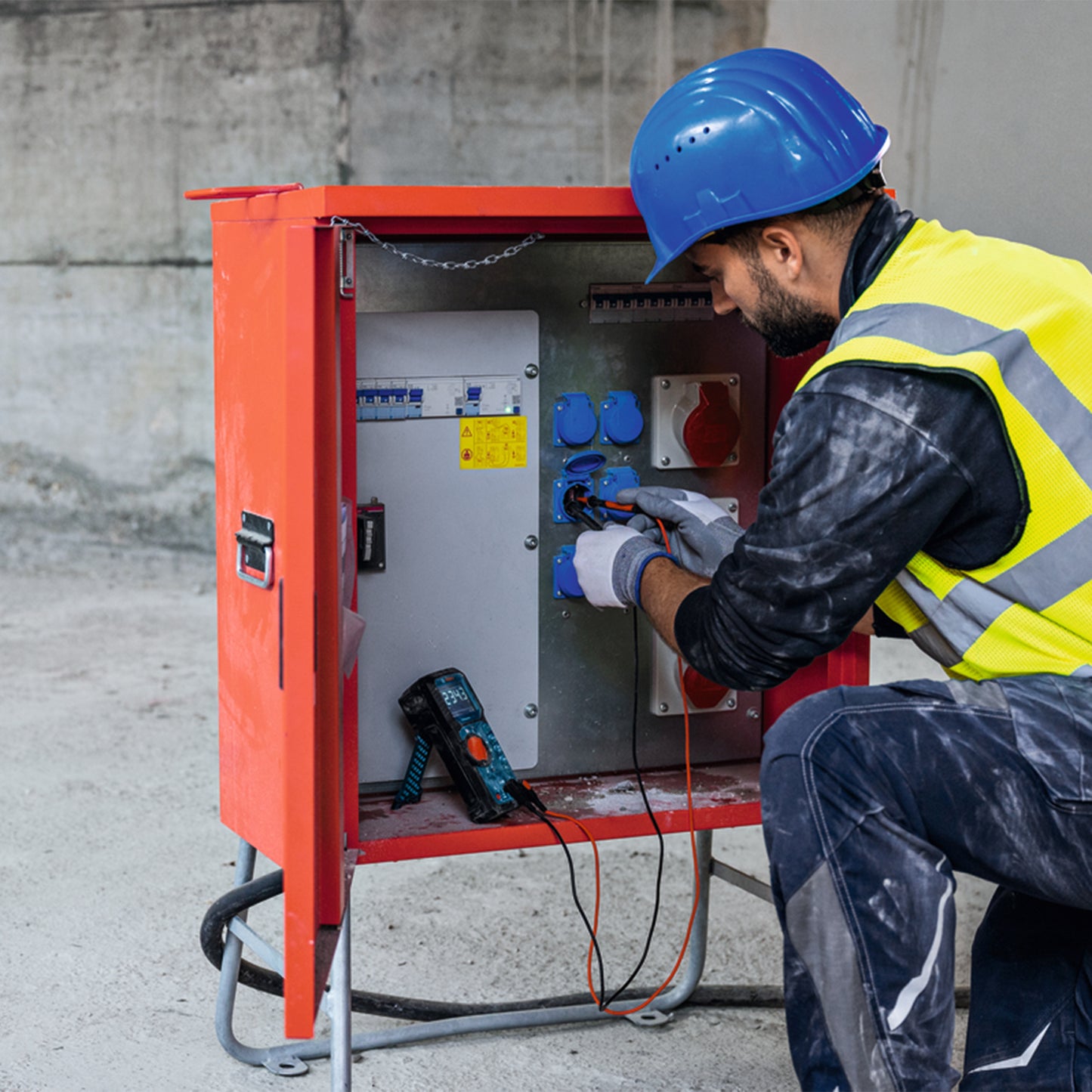 Multímetro Digital Bosch Gdm 600-15 600v + Bateria 3.7v 1.0 Ah